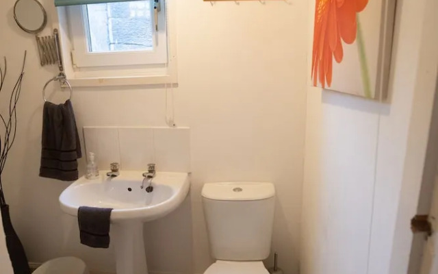 Sandgate 2-bed Apartment in Ayr Central Location