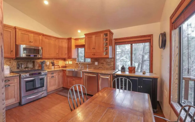 Moonridge Mountain Retreat