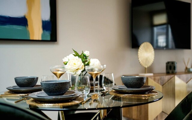 Marble Arch Suite 8-hosted by Sweetstay