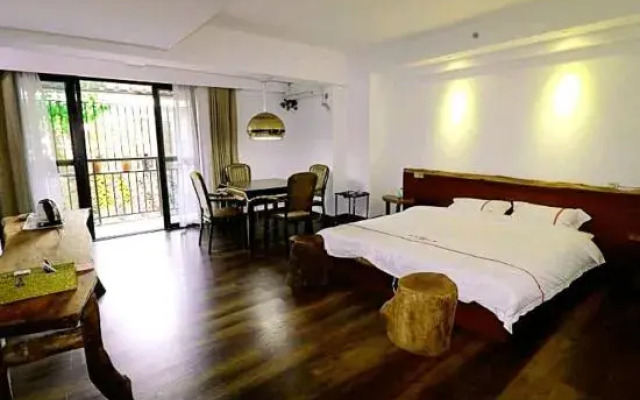Bozhou Homestay (Xitianmiao Qilou Old Street Branch)
