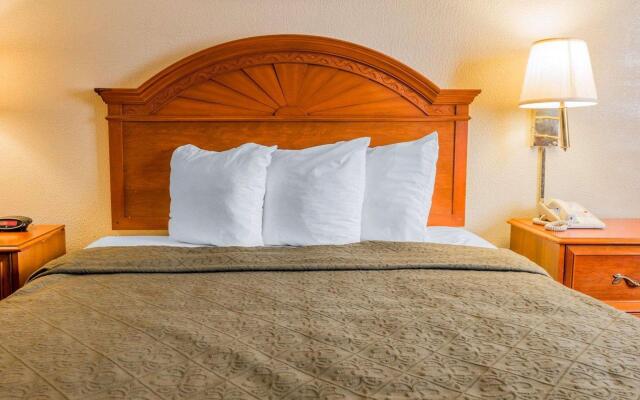 Quality Inn Grand Rapids North
