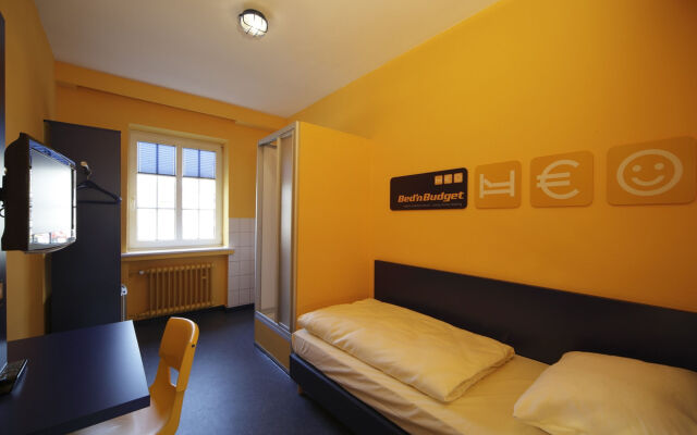 Bed'nBudget Expo-Hostel Rooms