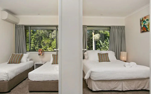 2 James Cook Apartments