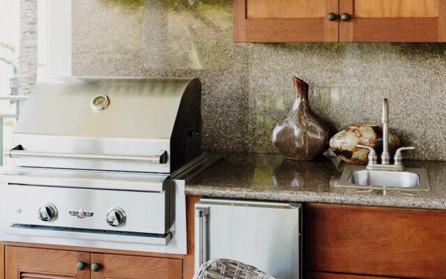 Kolea Circle #16e 2 Bedroom Condo by RedAwning