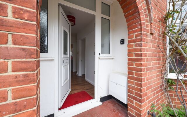 Dirac Lodge 4-bedroom House