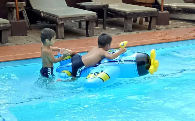Baanpong Lodge
