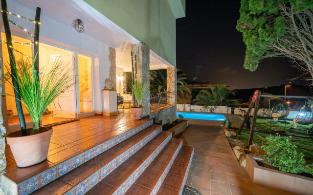 Villa Lux Gallery AC