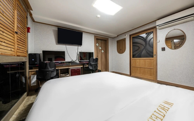 Incheon Hotel W