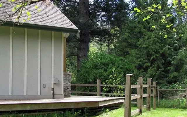 Wisteria Honeymoon Cottage - Suite of Angels