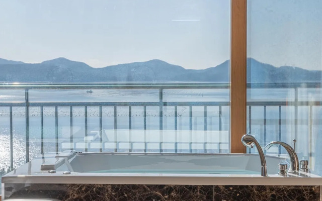 Geoje Daesan Oceanview Spa Pension
