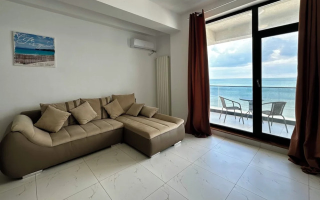 Apartament Panoramic Front View