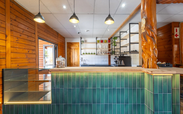 Knysna Log-Inn Hotel