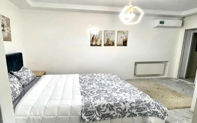 Cozy 1BR Retreat, Steps to Sand