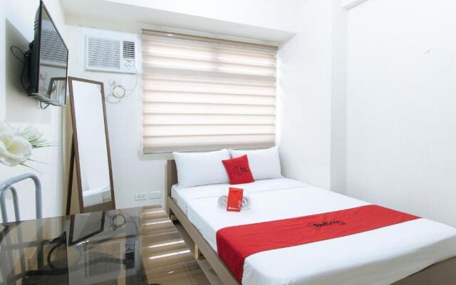 RedDoorz Plus @ Urban Deca Tower Edsa 2