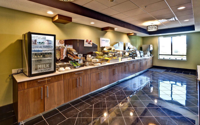 Holiday Inn Express Hutchinson by IHG