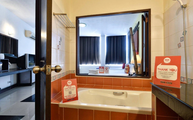Nida Rooms Lavendar Moon Old Phuket
