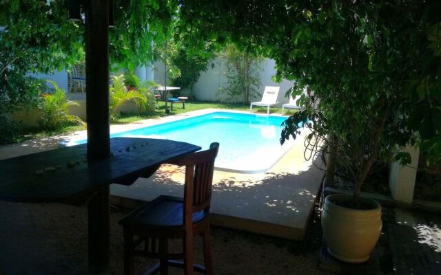 Bahama Breeze Beach Apartment B&B