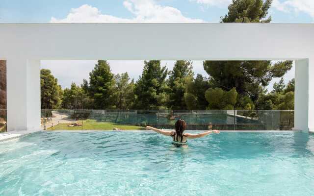 Nikiti Botanic Pool Suites