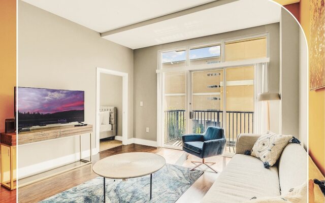 Downtown Midtown Apartments by NUOVO