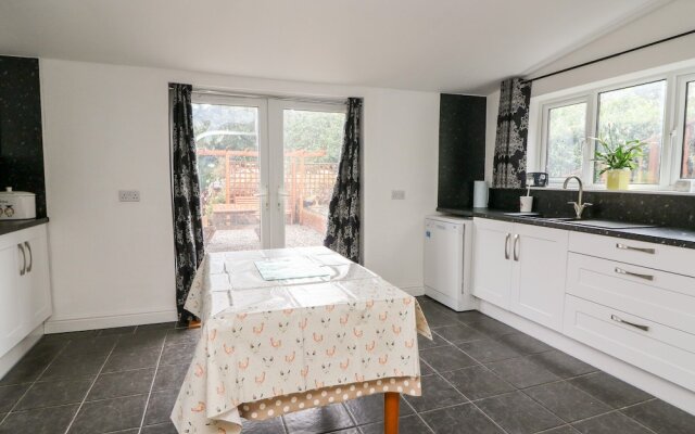 Ynys Cottage