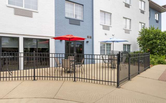 Comfort Suites Elgin