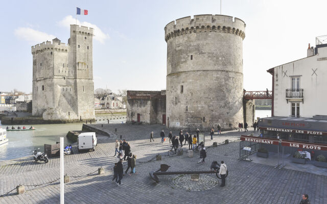 Maisons du Monde Hôtel & Suites - La Rochelle Vieux Port