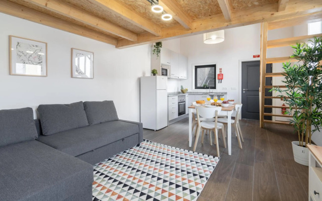 Stylish Duplex House - Terrace & River View