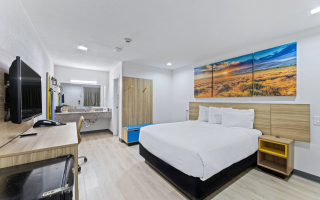 Days Inn By Wyndham Mckinney