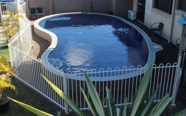 Montego Mermaid Beach Motel