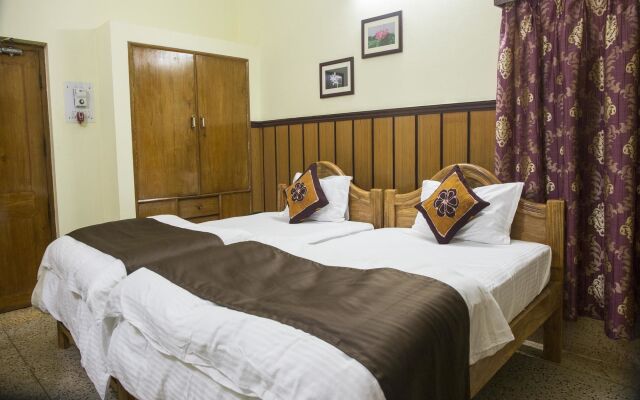 OYO Rooms Rajmahal Square 2