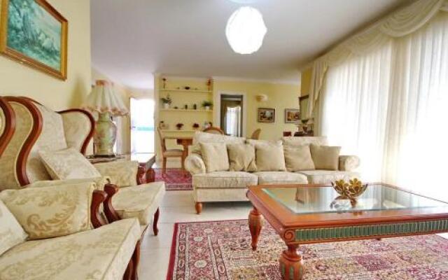 Villa Lemon