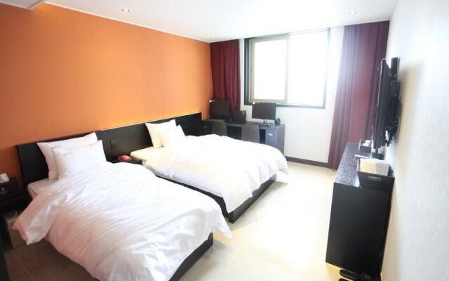 Hotel Rainbow 2