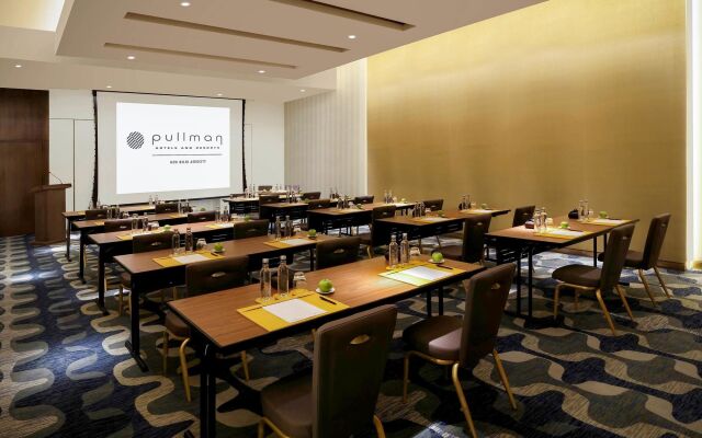Pullman New Delhi Aerocity Hotel