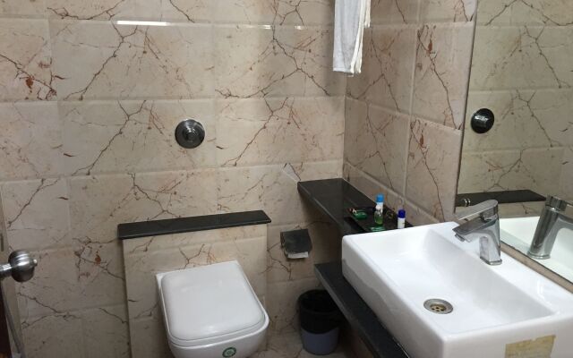 OYO Rooms Mall Road Cantonment