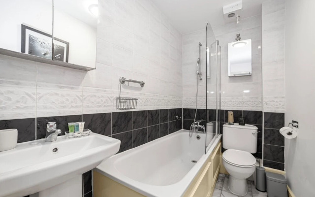 The Canary Wharf Flat