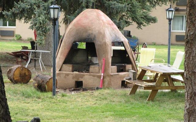 Indian Hills Inn, Taos Plaza