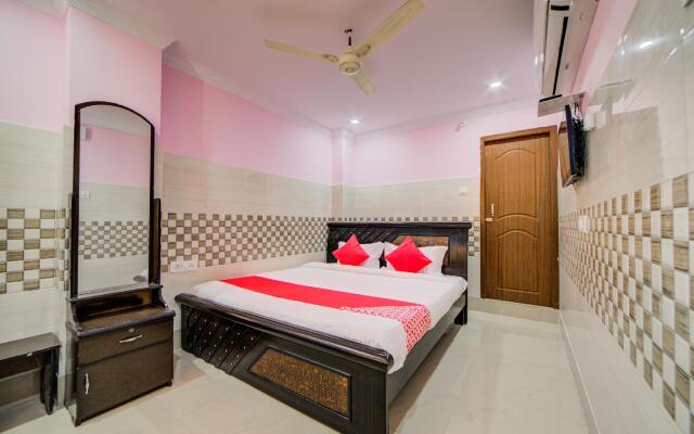 OYO 35856 Padma Residency