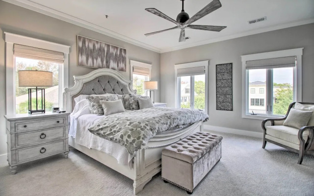 Pet-friendly Villa w/ Balcony in Bluffton!