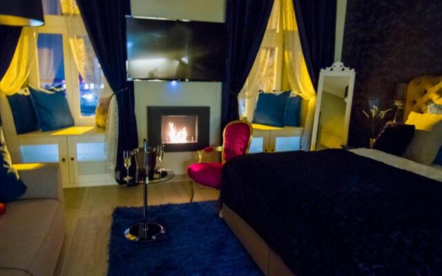 Center of the Center, The Grand Deluxe