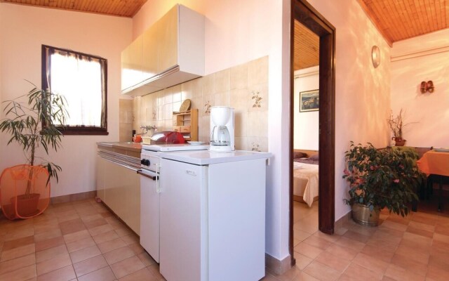 Stunning Home in Pula With Wifi and 2 Bedrooms