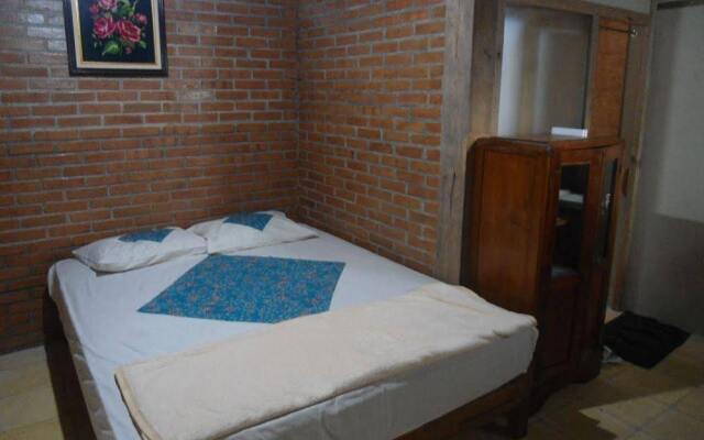 Kampung Tembi Guest House