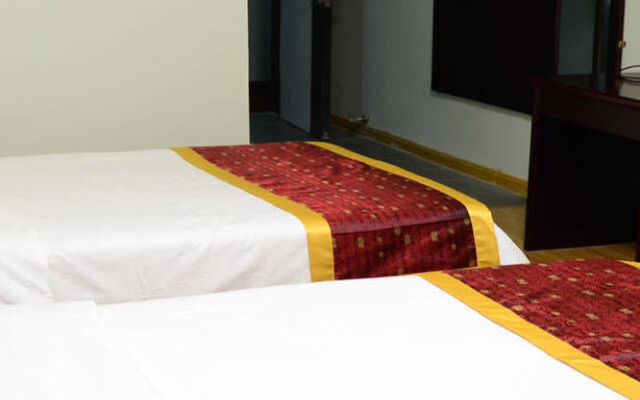 Xinyang Tianyi Express Hotel