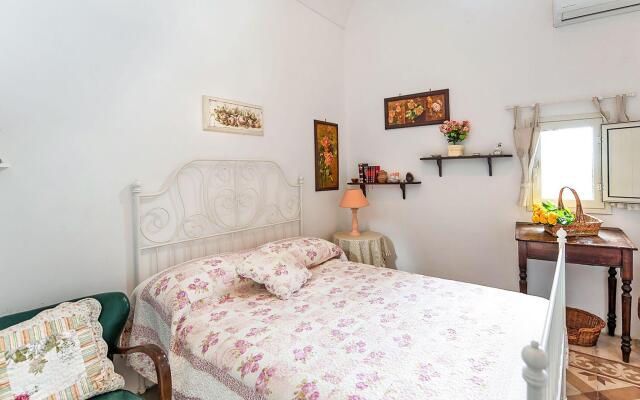 Quaint Holiday Home in Lecce Apulia near Town Center