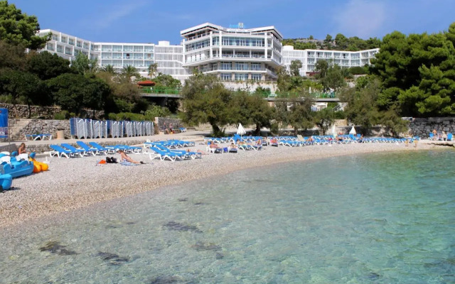 Apartments and rooms with parking space Hvar - 13161