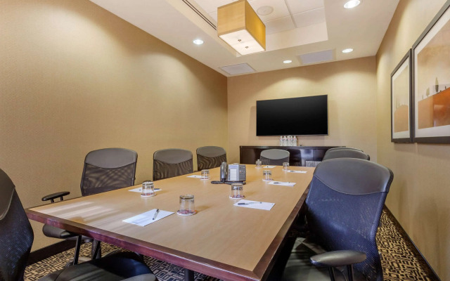 Cambria Hotel Denver International Airport