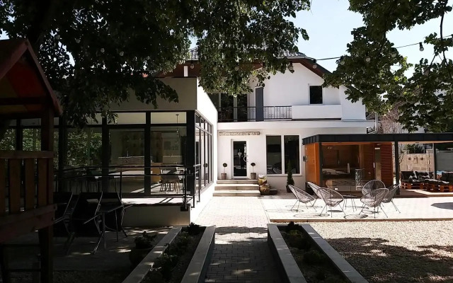 A16 Design Panzió