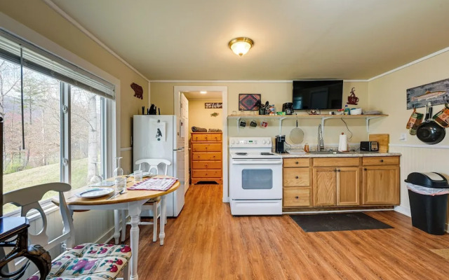 Whittier Vacation Rental Cabin in Tranquil Setting