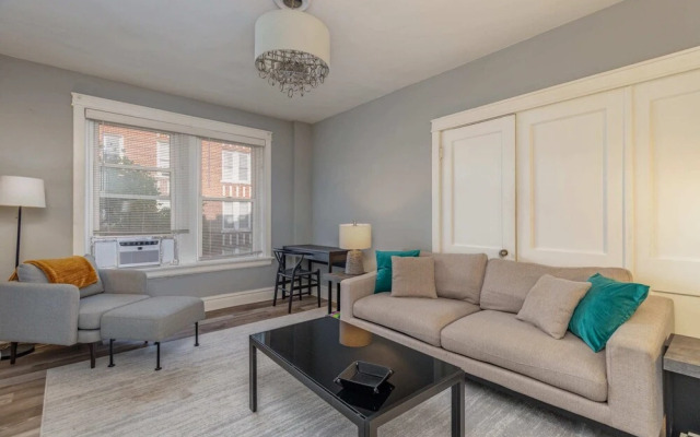 Cozy CWE Apts near BJC by Zencity