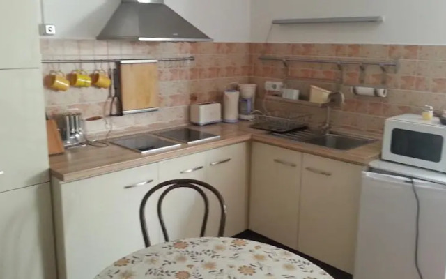 Crazy Frog Apartments