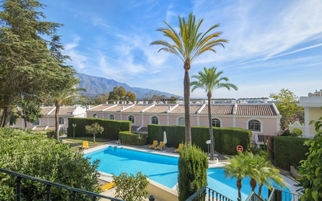 2 bedroom apartment next to porto